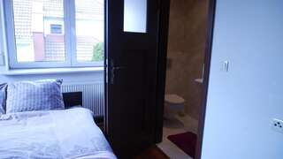 Хостелы Leonik Варшава Двухместный номер с 1 кроватью и собственной ванной комнатой-18